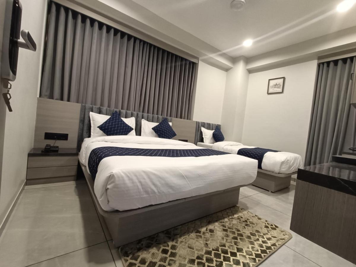 Hotel Asiana Sky Motera Ахмедабад Экстерьер фото