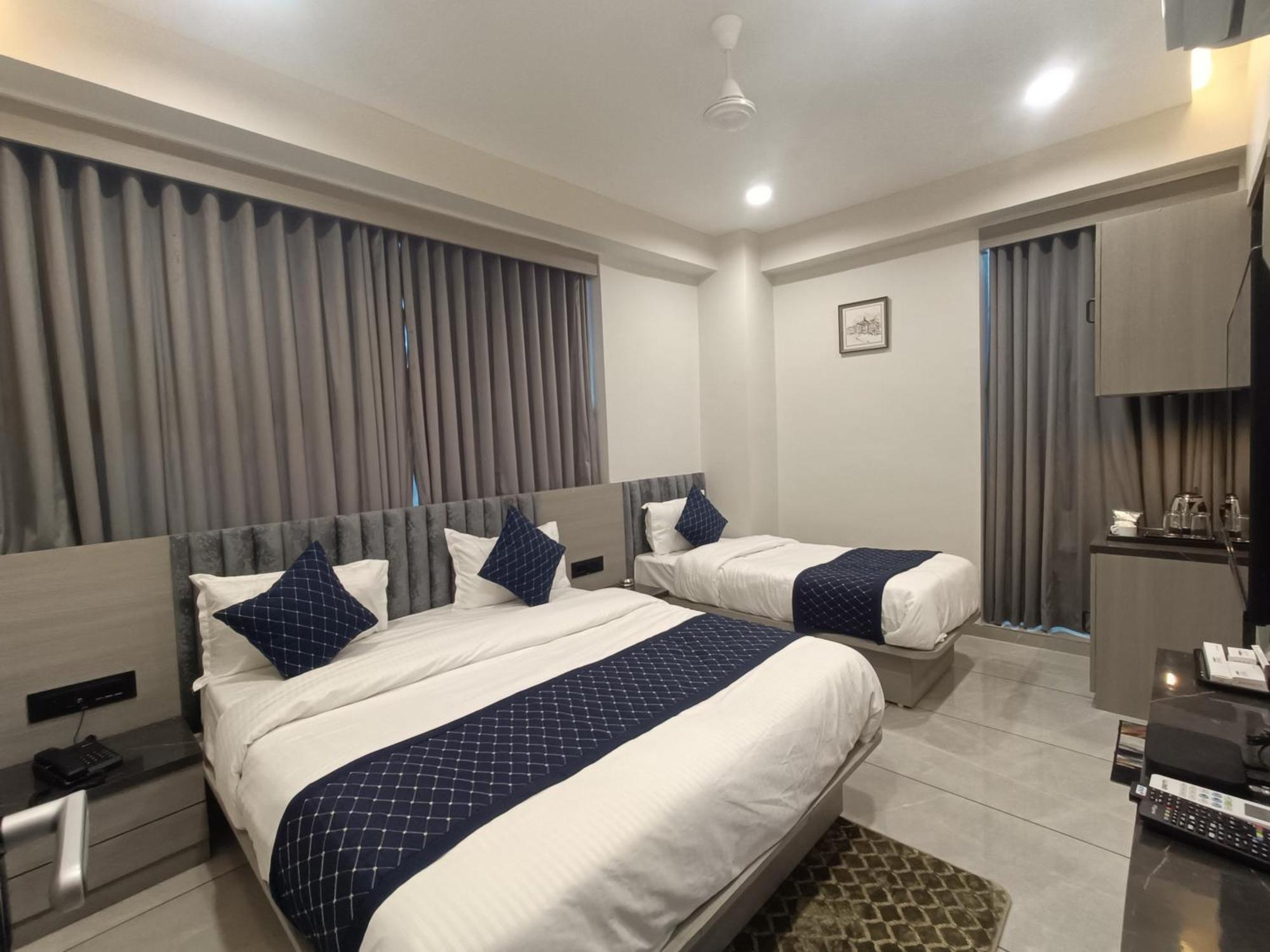 Hotel Asiana Sky Motera Ахмедабад Экстерьер фото